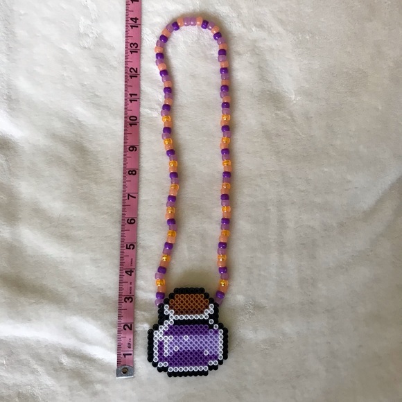 Magic Mystery Potion Grape beaded necklace - Picture 4 of 5
